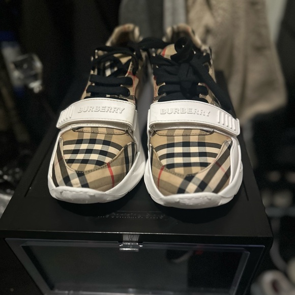 Burberry Iconic Check Pattern Sneakers with Logo Strap size 9 - Picture 2 of 9